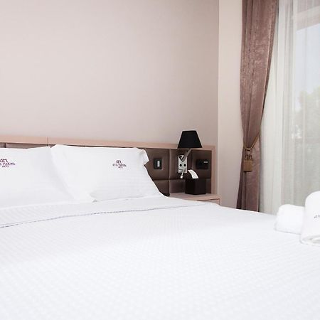 Ayia Marina Suites Ouranoupoli Exterior photo